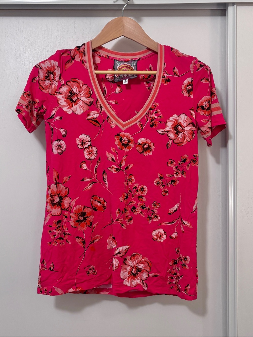 Johnny Was Janie Favorite Short Sleeve Size S V Neck Misty Fall Pink Floral Soft